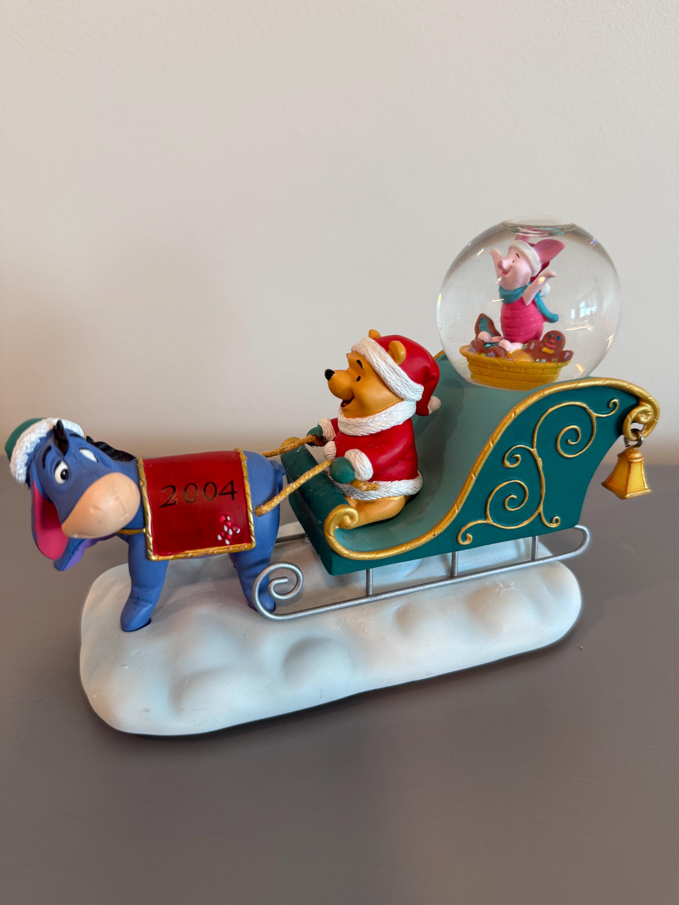 Vintage Winnie the Pooh Snowglobe - Etsy