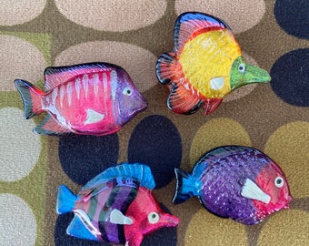 6 HANDPAINTED BLUE FISH /"NONY/" NY BUTTON COVERS T118