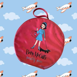 Vintage Betsy McCall Pretty Pac round red suitcase hatbox travel doll case - zipper and handle