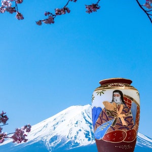 Vintage Kutani vase with Hina royal figures - almost 7&quot;