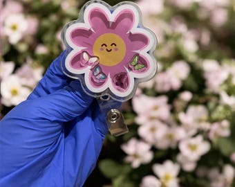 Flower Shaker Badge Reel: Butterfly, Groovy Daisy