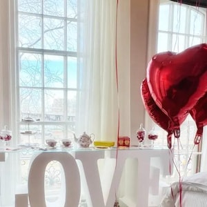 Letras de espuma grandes para fiestas, celebraciones, graduaciones y eventos. Letras de espuma 3D personalizadas que se sostienen de pie.
