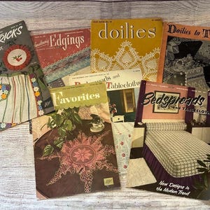 Lot med 7 virkmönster från 1950-talet, dukar, överkast, dukar, JP-kappor, Clark’s