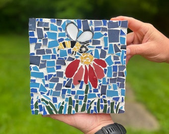 Handgemachte Mosaikkunst - Honigbiene im Frühling