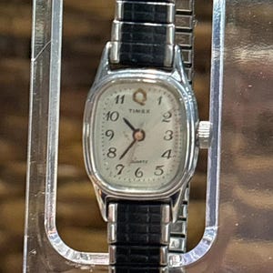 Timex vintage Q Cushion Watch Silver Tone Quartz rare unisex  watch Q&Q unisex watch, needs work, unknown if can be fixed - Gem main image 3