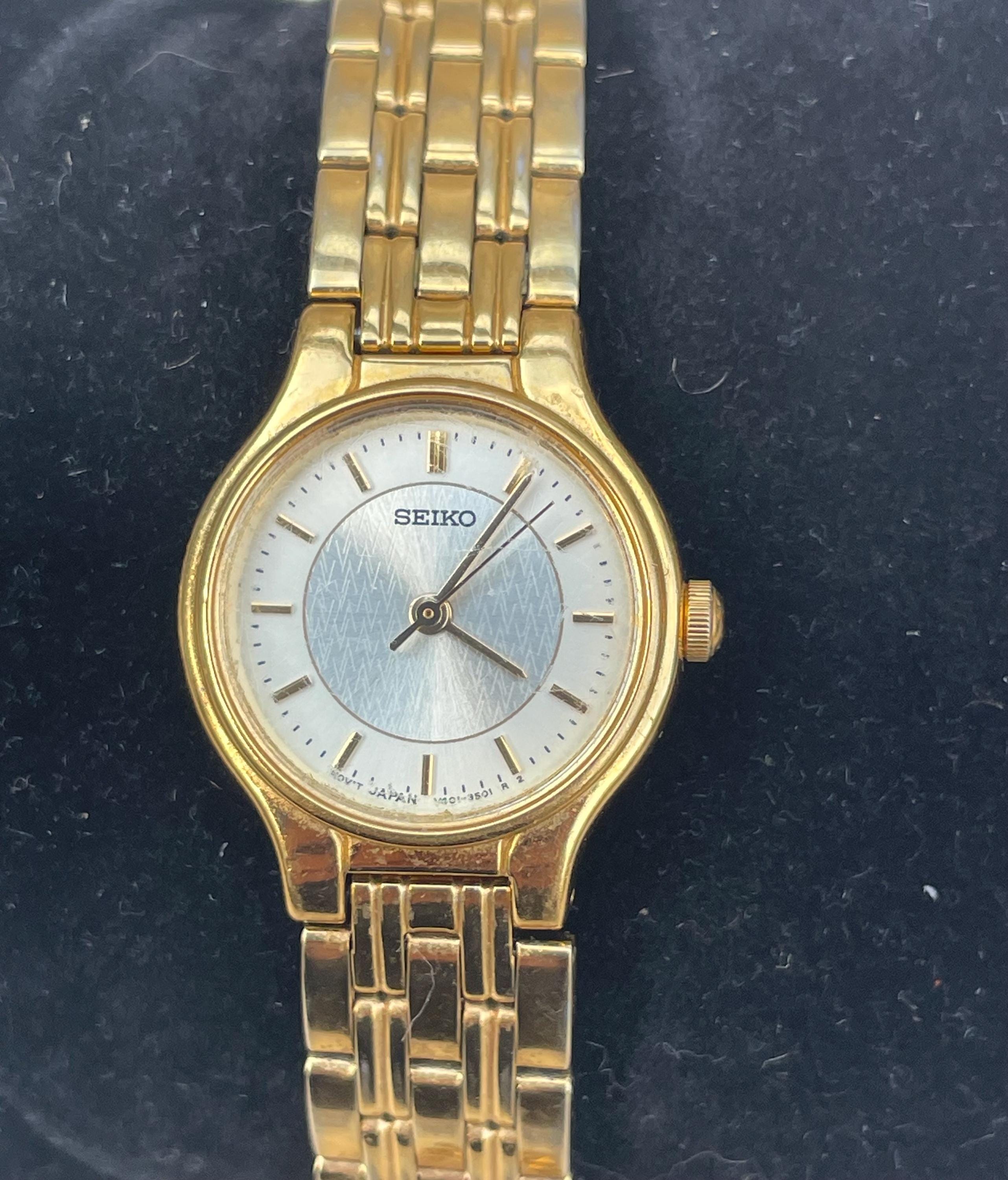 Adolfo Watch hourly