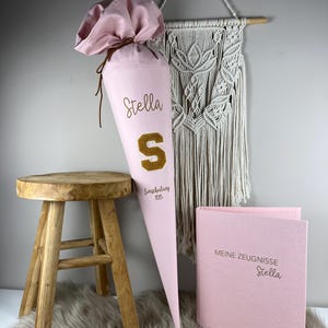 Schultüte zartrosa Mädchen personalisiert - Stoffschultüte Einschulung 2026 - caramellfarbener Buchstabenpatch - modern handmade Zuckertüte