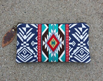Clutch / Southwestern Tribal Style Fabric Wristlet