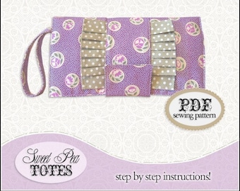 Ruffle Wristlet Clutch pdf Sewing Pattern / Sweet Pea Totes