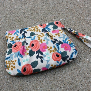 Les Fleurs Rosa Floral Clutch / Wristlet image 5