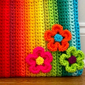 Crochet rainbow handbag/ totebag image 5