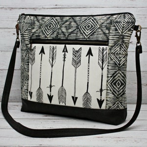 Southwestern Navajo Arrows fabric Bag with vegan Leather image 3