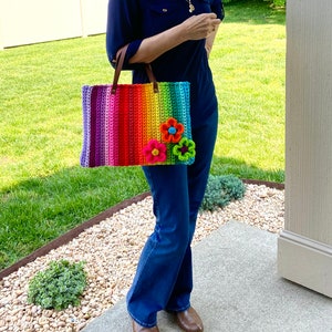 Crochet rainbow handbag/ totebag image 4