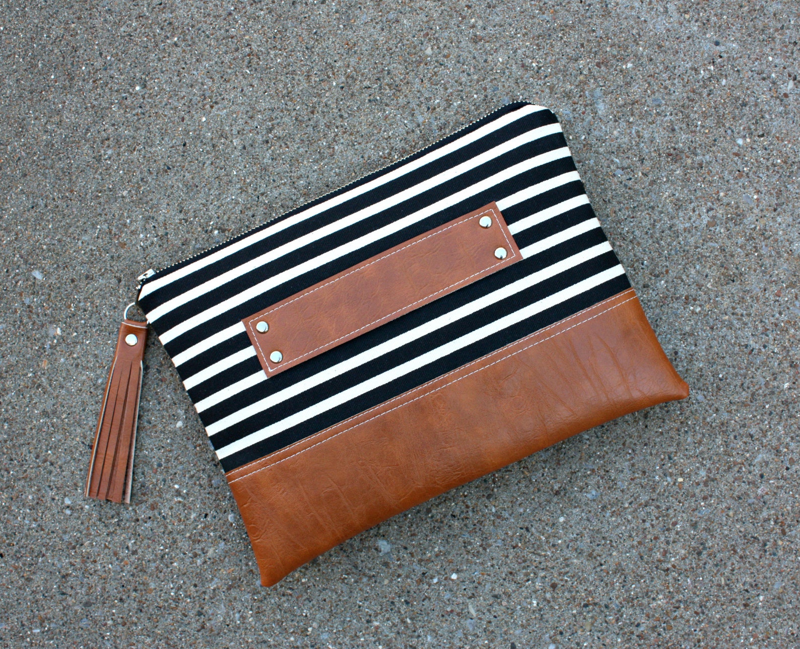 SMALL CANVAS CLUTCH SOLID BLACK