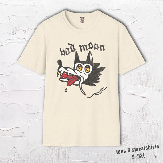 Retro Wolf Shirt, Vintage Wolf Graphic Tee, Gothic Wolf Shirt, Dark Aesthetic Tee, Hand Drawn Animal Shirt, Wolf Lover Gift