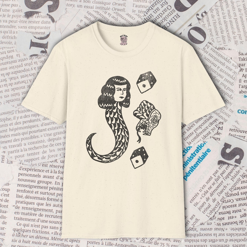Snake Lady Shirt, Tattoo Style Graphic Tee, Gothic Woman Shirt, Edgy Feminine Tee, Alternative Art Shirt, Hand Drawn Design bild 4