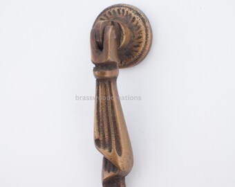 Maniglia a goccia in ottone con nastro ritorto da 2,5" - Pomello per piccoli mobili