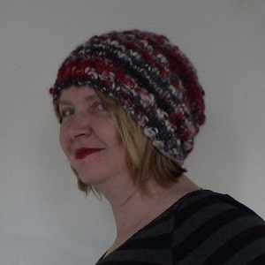 NEW EASY KNIT  Slouchy Beanie thick and thin yarn average size