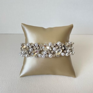 Clear rhinestones stretch bracelet with pearls bridal bracelet women&#39;s colorless crystals pearls bracelet silver bracelet wedding bracelets