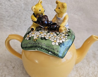 Vintage Paul Cardew Teddy Bear Picnic / Betty Blustery Day Teapot