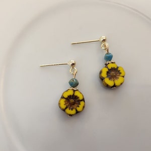Stud Earrings, Beaded Earrings, Statement Earrings, Gold Plated Earrings, Bead Earrings, Delicate Earrings, Dainty Earrings, Flower Earrings