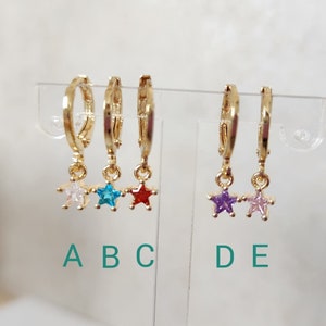 Stern Ohrringe, himmlische Ohrringe, kleine Stern Ohrringe, Kubische Ohrringe, Huggie Creolen, zierliche Ohrringe, CZ Ohrringe, Creolen, ihr Geschenk