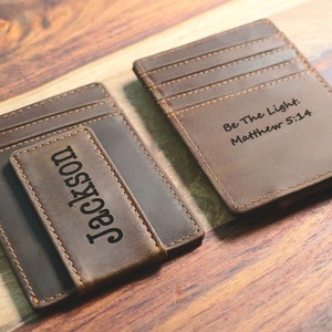 Portatarjetas delgado de bolsillo frontal y clip de dinero magnético, billetera de cuero minimalista con ventana de identificación, favor de padrino personalizado, regalo promocional
