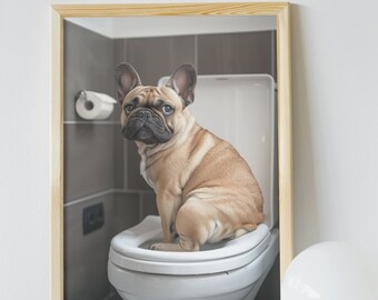 Puede incluir: Una fotografía enmarcada de un bulldog francés sentado en un inodoro blanco en un baño. El perro mira a la cámara con una expresión seria.