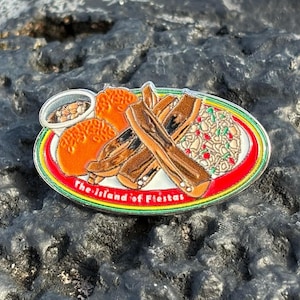Spilla da bavero con la scritta &quot;Guam Chamorro Island Fiesta&quot;, spilla smaltata, spilla dell&#39;isola, regalo di Guam, regalo per lei / Spille per cappelli, cordini, zaini