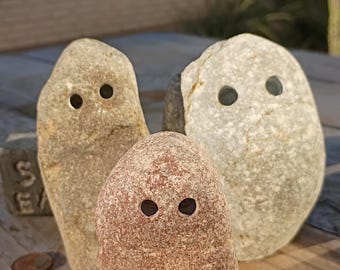 Tall Tricolour Trio Rock Art