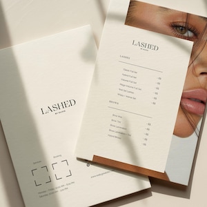 Peut inclure: Un menu de services couleur crème pour Lashed by Olivia présentant une liste de soins pour cils et sourcils. Le menu inclut du texte pour les extensions de cils Classic, Hybrid, Volume, Mega Volume, Wet Set, Wispy, ainsi que cire et teinture.
