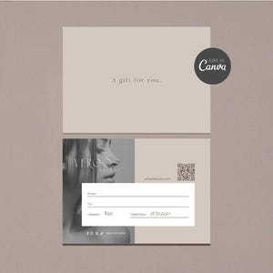 Op de afbeelding: Een beige cadeaubon-sjabloon met de tekst A gift for you. De achterzijde toont een zwart-wit portret, de merknaam VERGOS beauty, een QR-code, social media iconen en velden voor From, To, Amount $150 en Valid Date 01/10/2027.