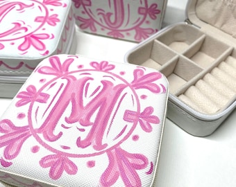 Travel jewelry case painted with initial, personalized custom box, pink hand painted print, imitation leather, zipper closure