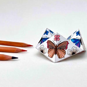 Giocattolo di carta caleidoscopio stampabile, farfalle e fiori, lavoretto da colorare, download immediato in PDF, modello Flextangle