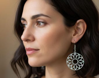 Moonlit Lace Filigree