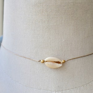 Cowrie shell choker,seashell choker,string choker,boho choker,simple choker,festival choker,summer choker,beach choker,cowrie necklace