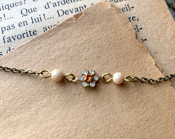 Vintage Crystal Daisy Necklace main image 0
