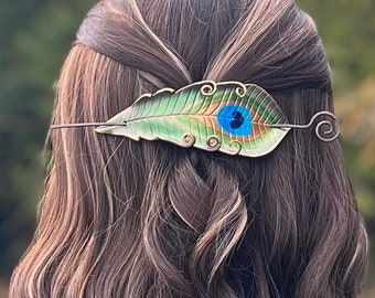 Peacock feather leather hair slide in shimmering olive green and bronze. Boho style leather stick barrette with hammered copper hairstick.