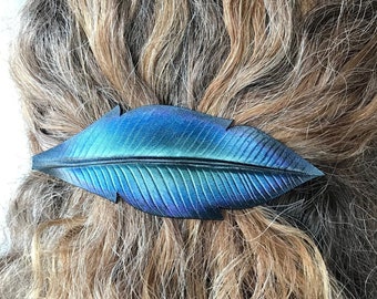 Corvidae feather leather hair barrette with French clip. Iridescent magpie, raven or crow hair clip. Long hair accessory for women.