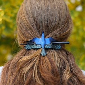 Tooled leather raven hair pin or stick barrette with wooden hairstick. Iridescent crow hair accessory, corvidcore gift for bird watcher.