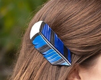 Blue jay feather leather hair clip for long hair. Hand painted bluejay hair accessory w/ metal French barrette. Nature lover gift for birder