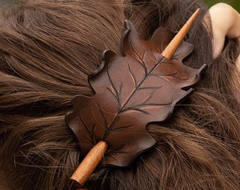 Fall leaf leather ponytail holder or shawl pin with wooden stick. Autumn oak hair accessory, hand painted in brown and tan. Gift for knitter