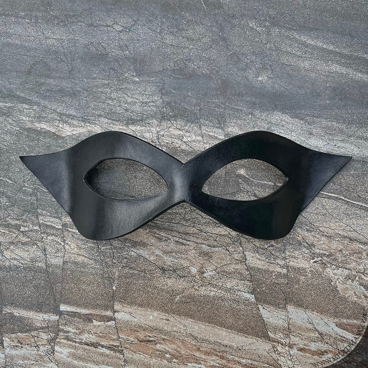 Silver Metallic Lace Domino Eye Masks Unisex Silver Metallic Lace Domino Eye Masks Unisex