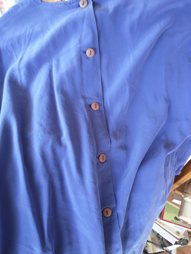 Silk blouse vintage Alfred Sung Express woman's size 10 royal blue shirt in excellent used condition with no apparent imperfections image 8