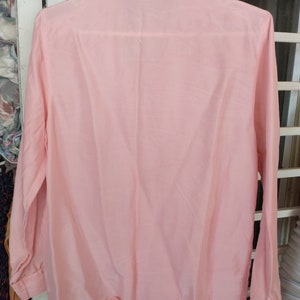 Vintage silk blouse woman's size 10 pale pink colour with long sleeves in very good gently used condition and no apparent imperfections image 5