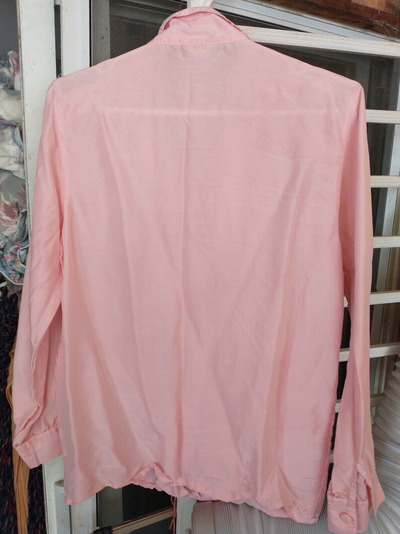 Vintage silk blouse woman's size 10 pale pink colour with long sleeves in very good gently used condition and no apparent imperfections image 5