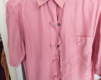 Silk blouse vintage woman's large size shirt in shell pink very good used condition no apparent imperfections