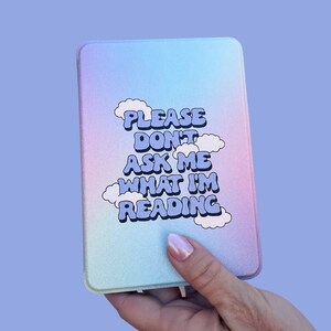 Fråga inte Kindle-skal | Kindle Paperwhite | Kindle Oasis-skal | Boklig | Romantikläsare | Rutig | Smuts | BookTok | Bookstagram | bild 1