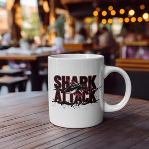 Ceramiczny kubek z motywem ataku rekina, kubek do kawy z motywem oceanicznym, prezent dla miłośnika stworzeń morskich, wystrój kuchni w stylu marynistycznym, kubek do herbaty z motywem podwodnego zwierzęcia, życie morskie