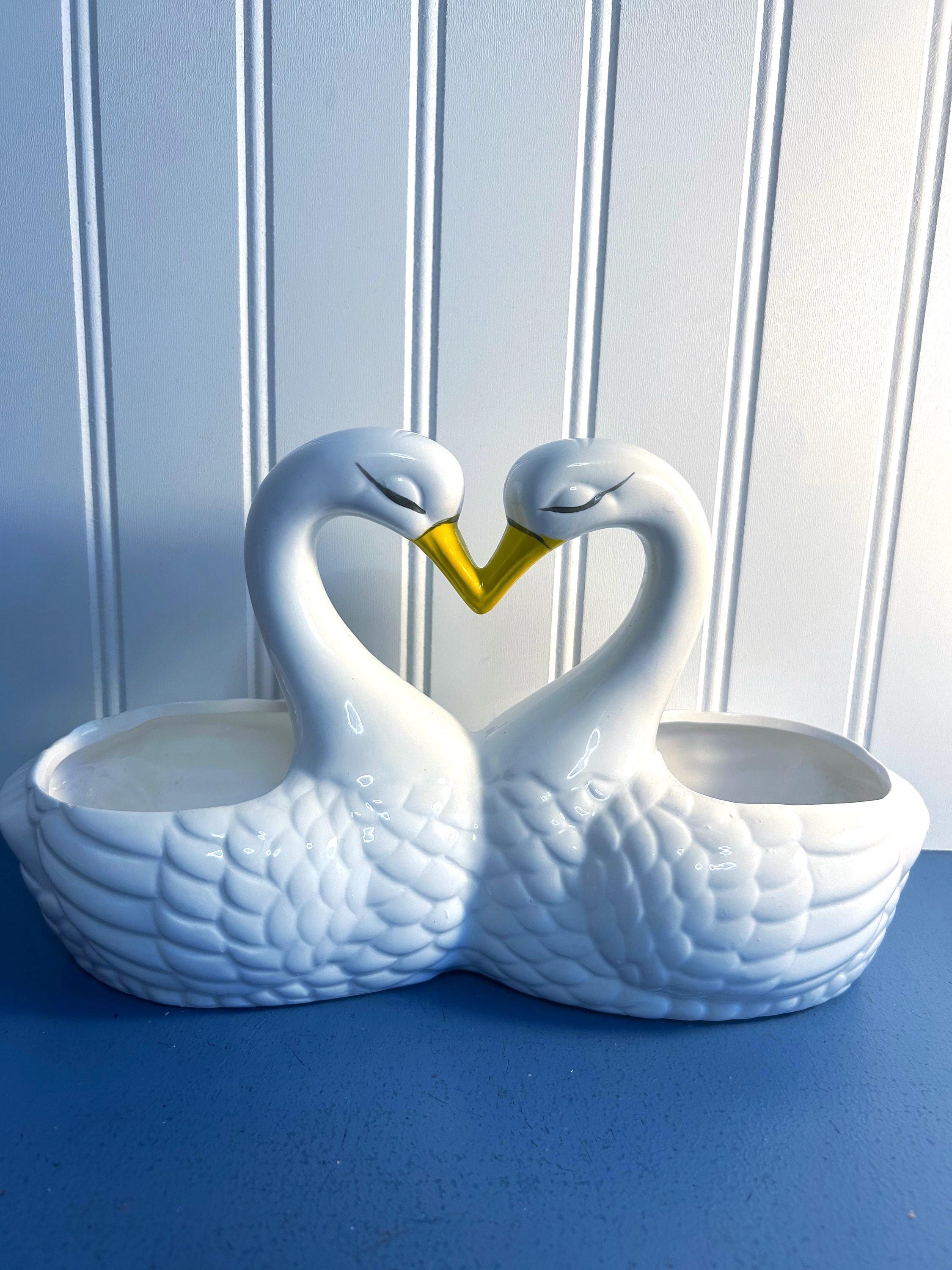 Vintage Double Ceramic Swan Planter made in Taiwan ~ 10”x 5.5”